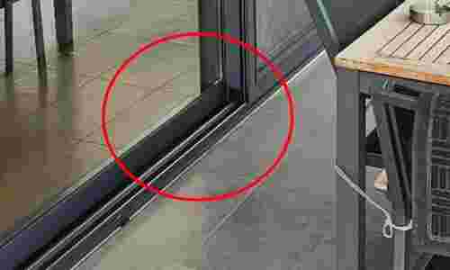 Οδηγοί INOX στα συρόμενα κουφώματα