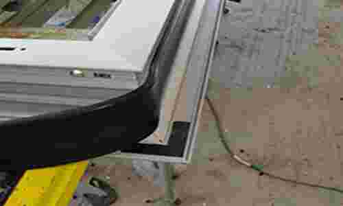 Περιμετρικό λάστιχο θερμοδιακοπής