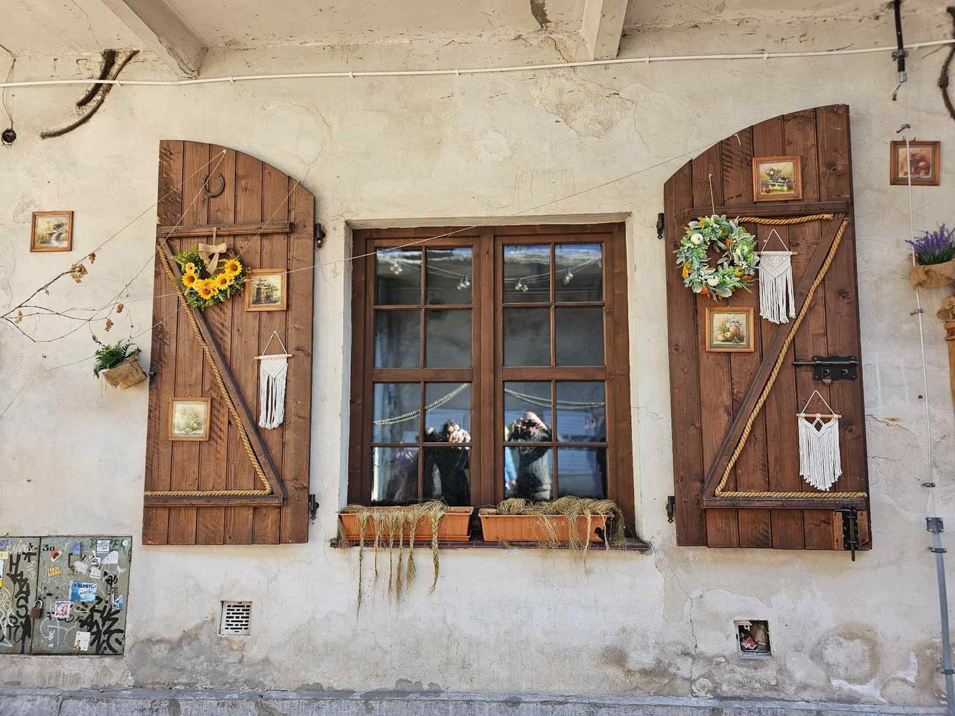 Ξύλινα διακοσμητικά παντζούρια – Παλιά παντζούρια διακόσμηση