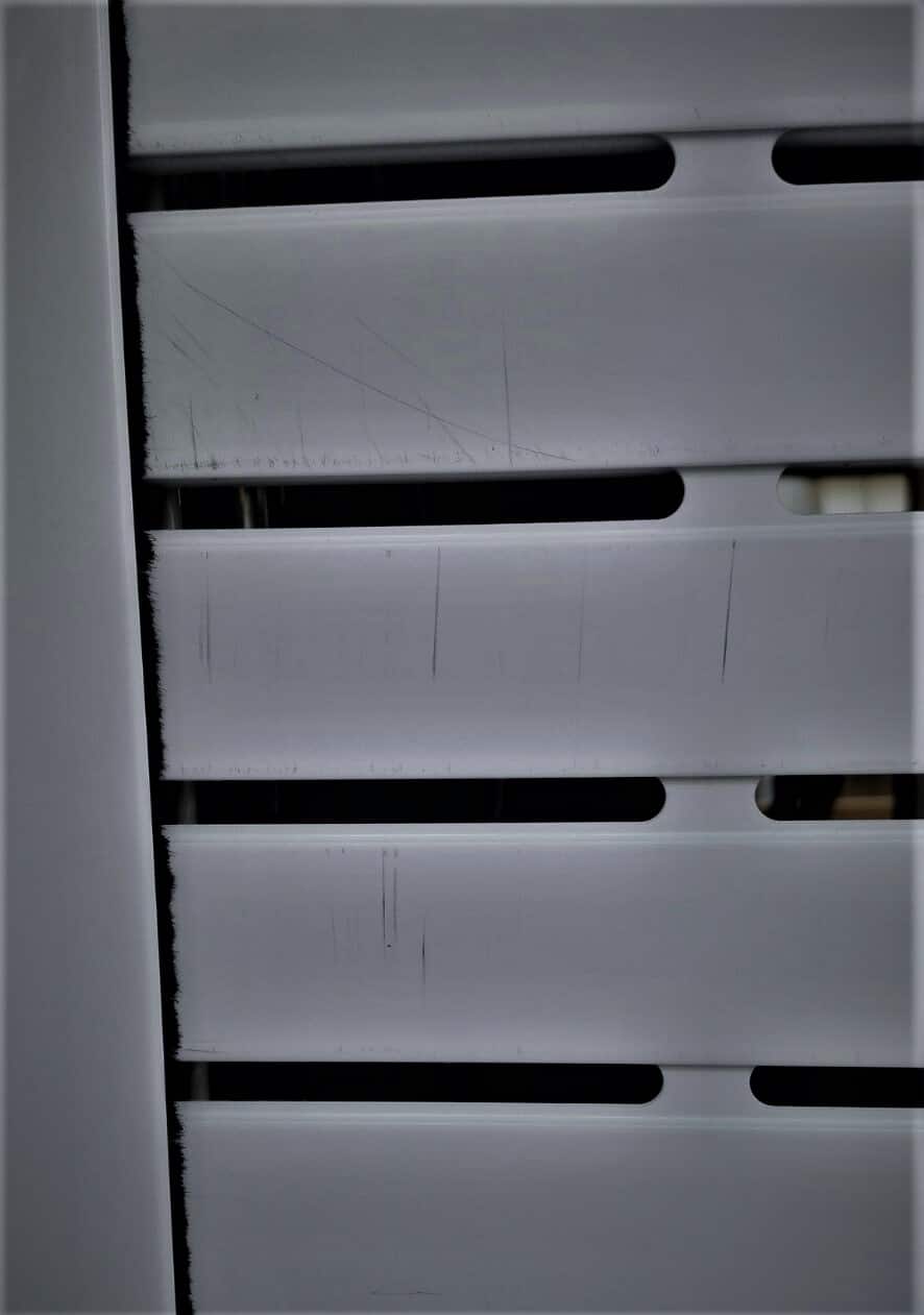 γρατσουνιές στα κουφώματα