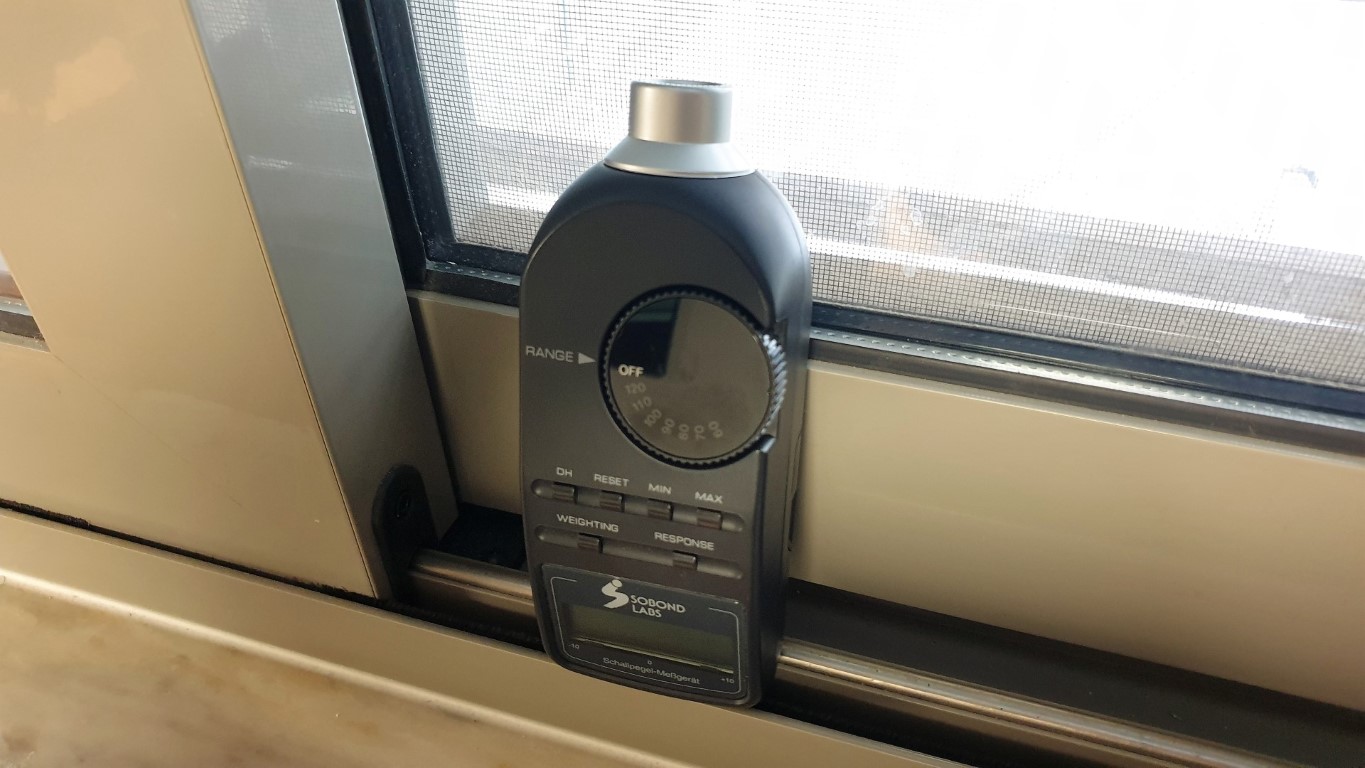 ηχομονωτικά κουφώματα αλουμινίου fenestral