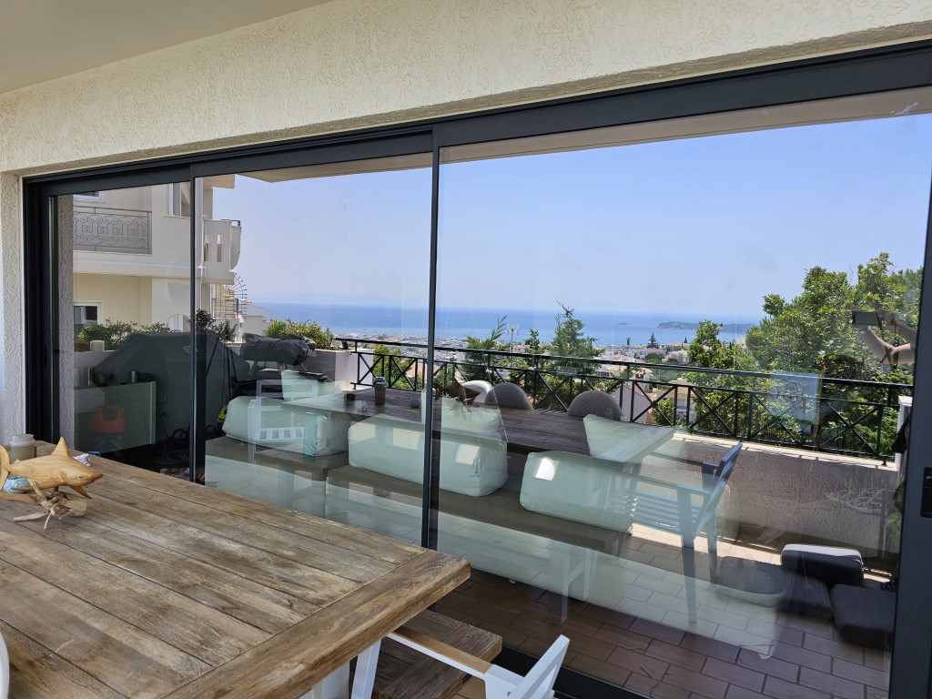 Ανασηκούμενο κούφωμα αλουμινίου