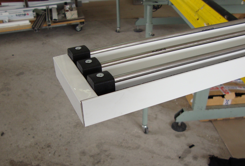 συρόμενα που μπάζουν νερά