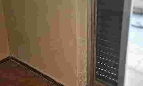 Συρόμενα χωνευτά κουφώματα που μπάζουν νερά