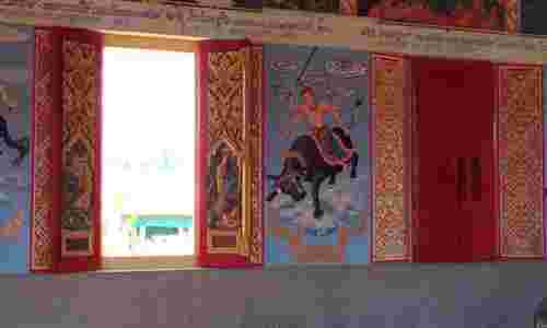 Ξεχωριστά παράθυρα πόρτες στην Ταϊλάνδη