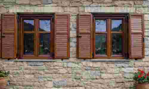 Video με παραδοσιάκα κουφώματα